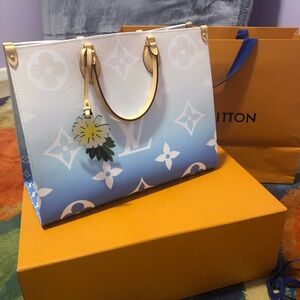 Louis Vuitton ONTHEGO Gradient Blue and White Tote